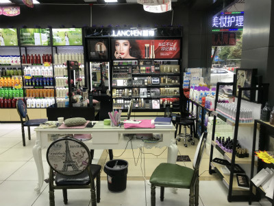 選擇小資生活化妝品開店 智慧之選，開啟零售新篇章