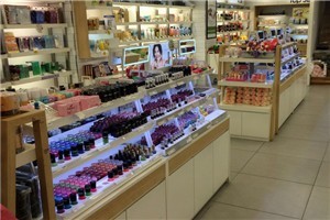 美娜凱化妝品加盟 開啟化妝品零售成功之路