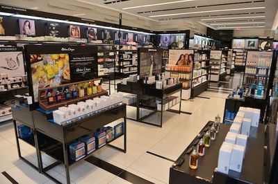 為什么化妝品商店越長越像？一場精心設(shè)計(jì)的心理游戲